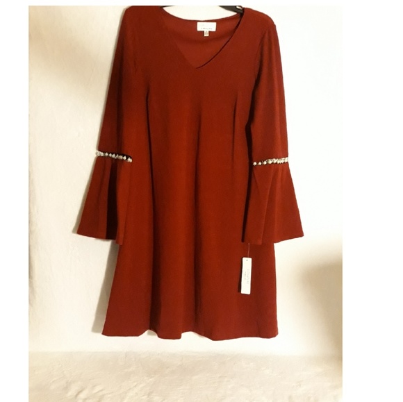 Signature Dress by Robbie Bee - Picture 1 of 3